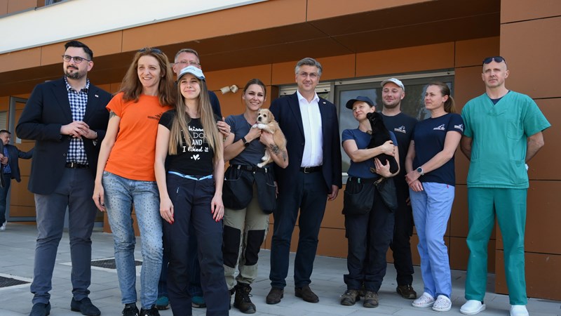 Plenković: Napuštanje životinja se u Kaznenom zakonu definira kao kazneno djelo